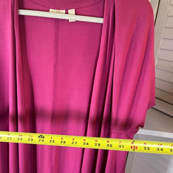 NWOT LOGO LAVISH WRAPS ROBES - Picture 11 of 12